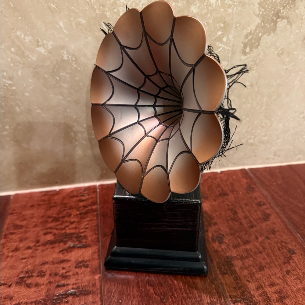 The Haunted Gramophone (the Spooky Gramophone) An Animated Halloween Prop 2015